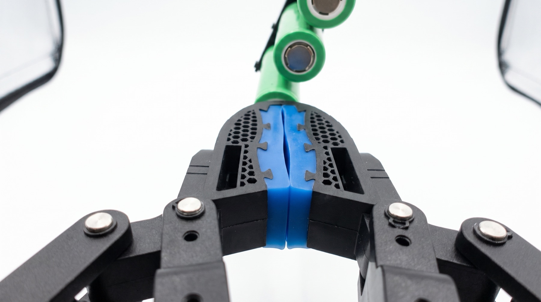 Wrist cameras running closed-loop vision